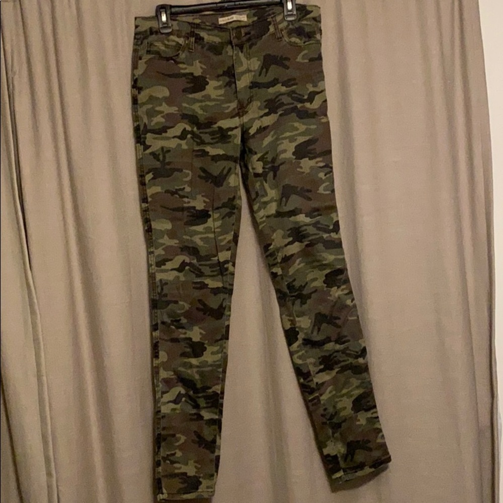 Camo skinny jeans